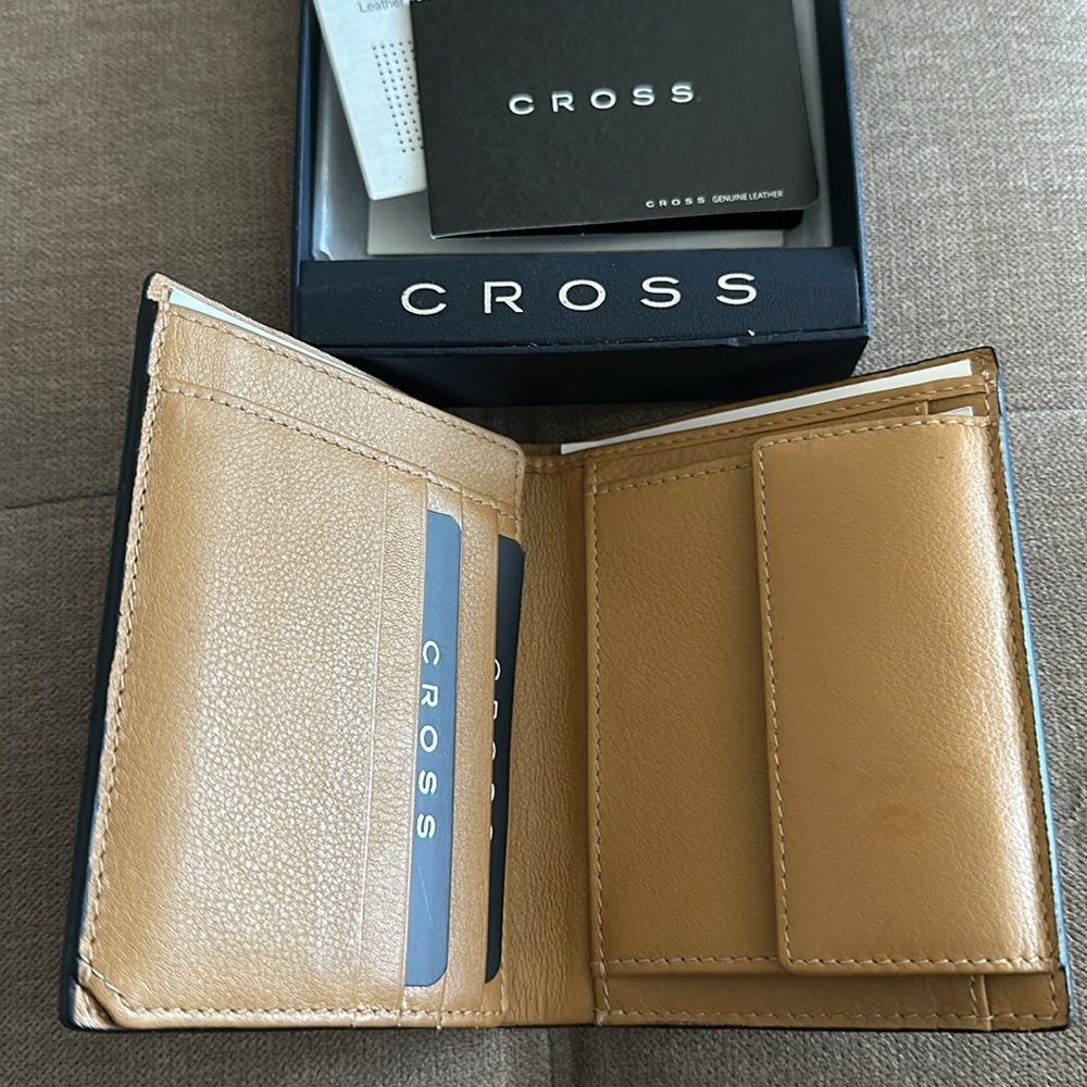 Cross Leather North Bi-Fold Wallet - Picture 3 of 8